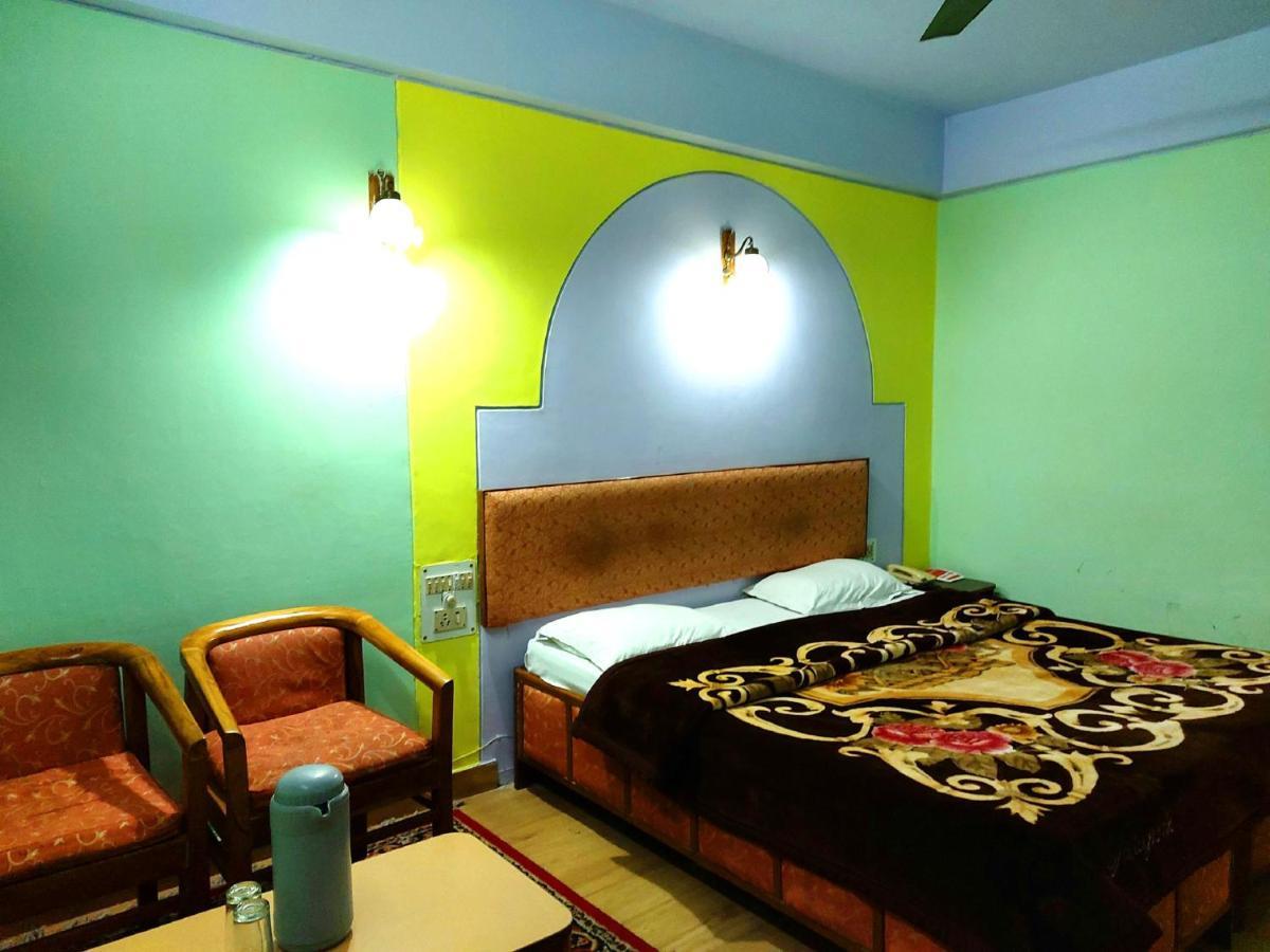 Hotel Radhe Continental ناينيتال المظهر الخارجي الصورة