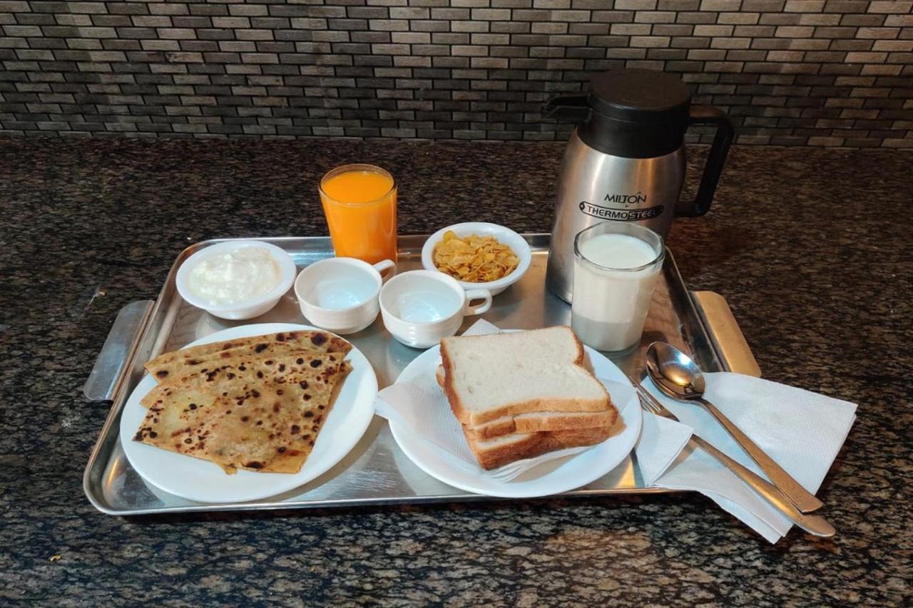 Hotel Radhe Continental ناينيتال المظهر الخارجي الصورة