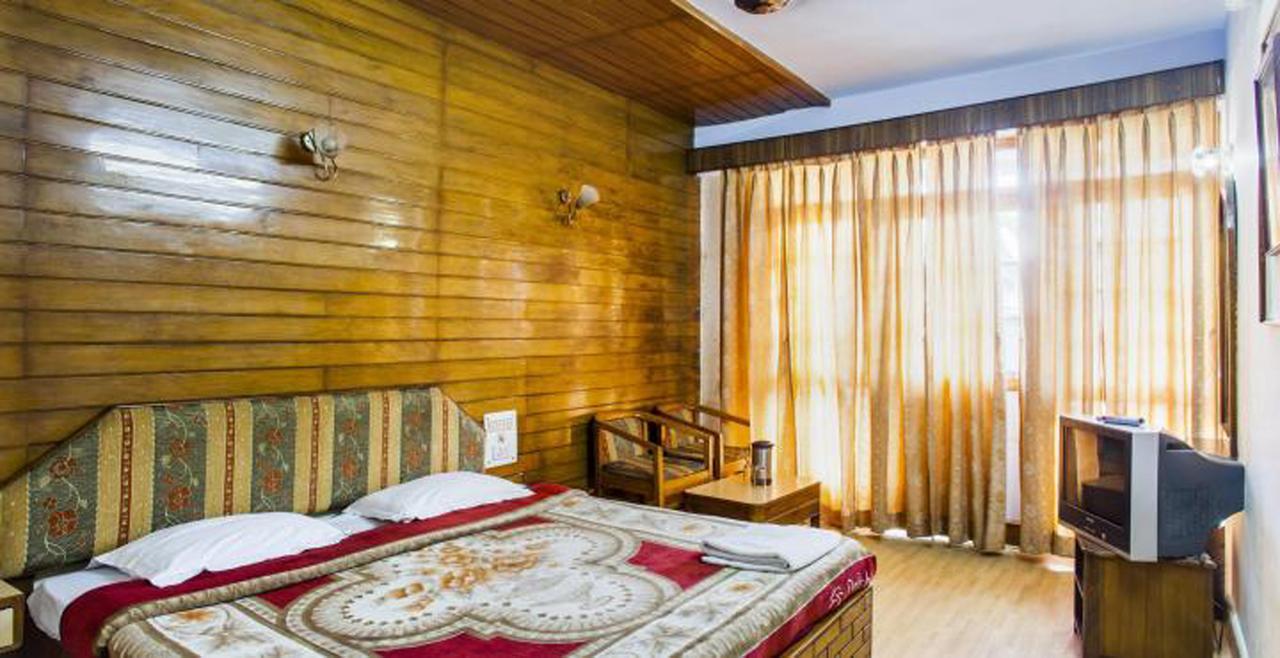 Hotel Radhe Continental ناينيتال المظهر الخارجي الصورة